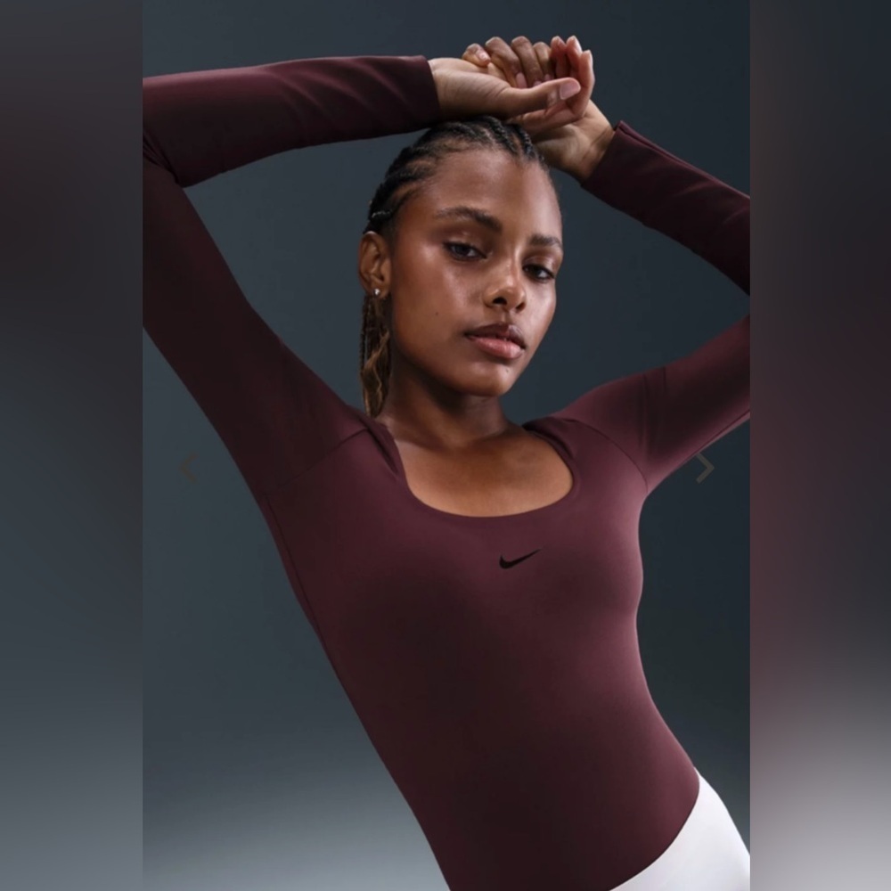 NWT Nike Women's Form Long-Sleeve Bodysuit